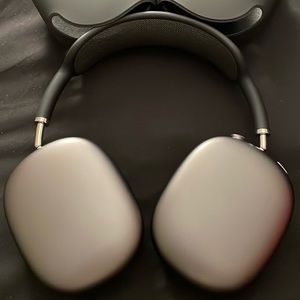 Apple AirPod Max Headphones